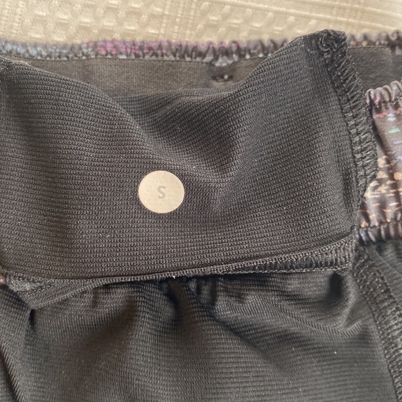Lululemon Womens Shorts Lined - Picture 7 of 8